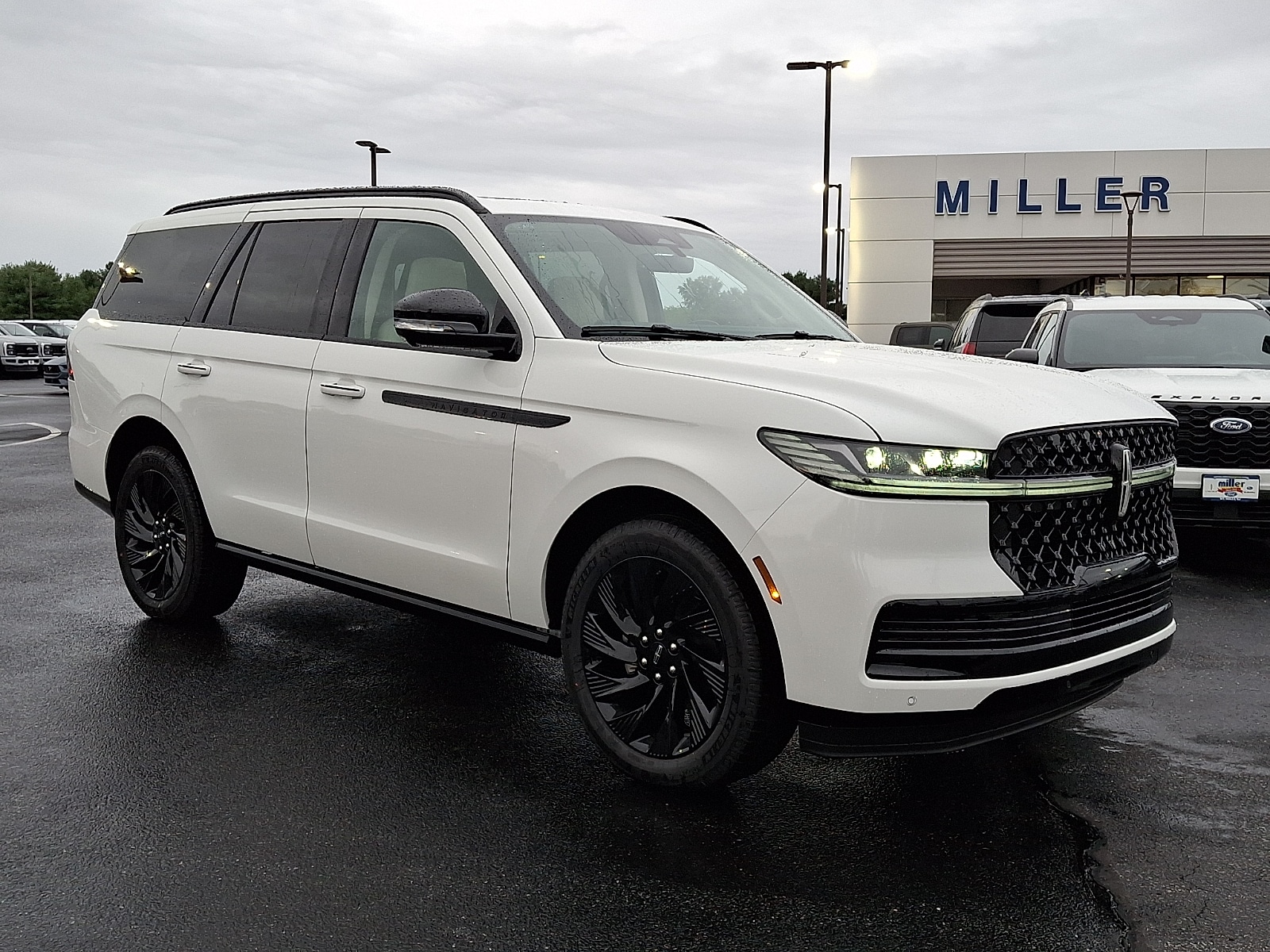 2027 Lincoln Navigator