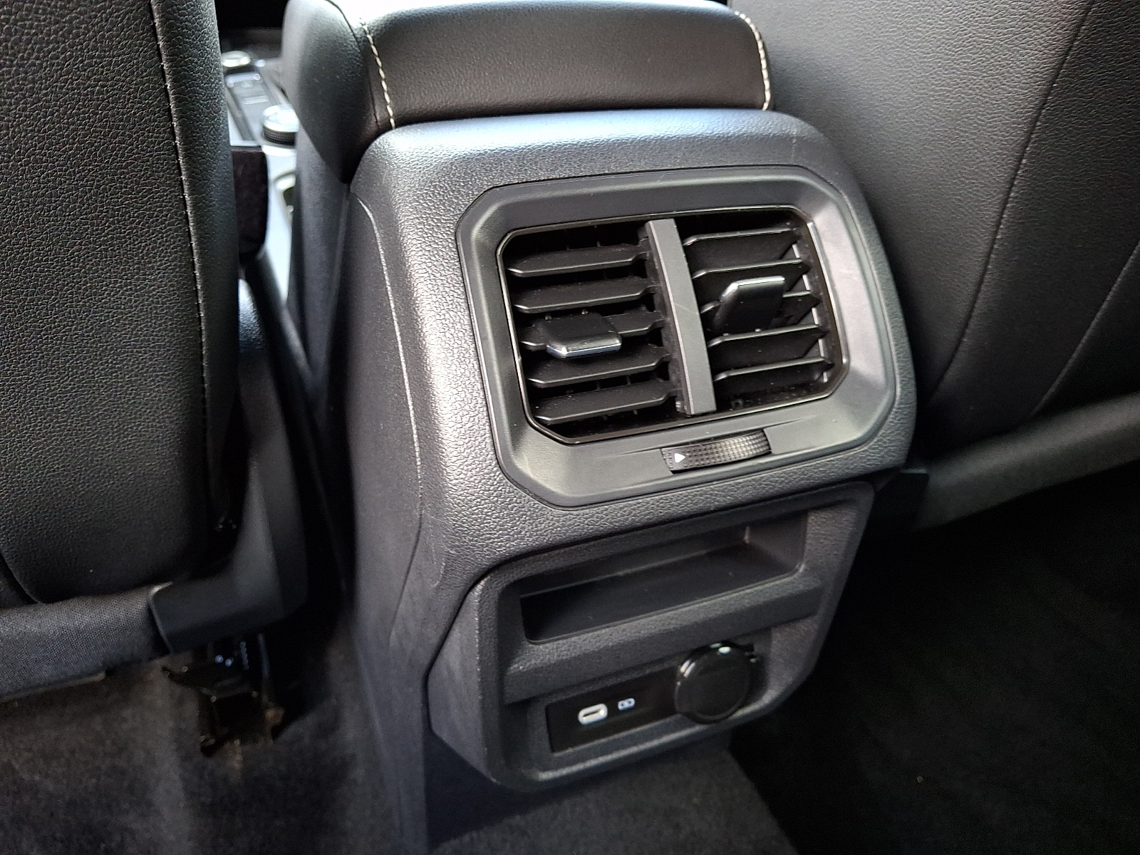 2022 Volkswagen Tiguan SE R-LINE BLACK - Photo 11