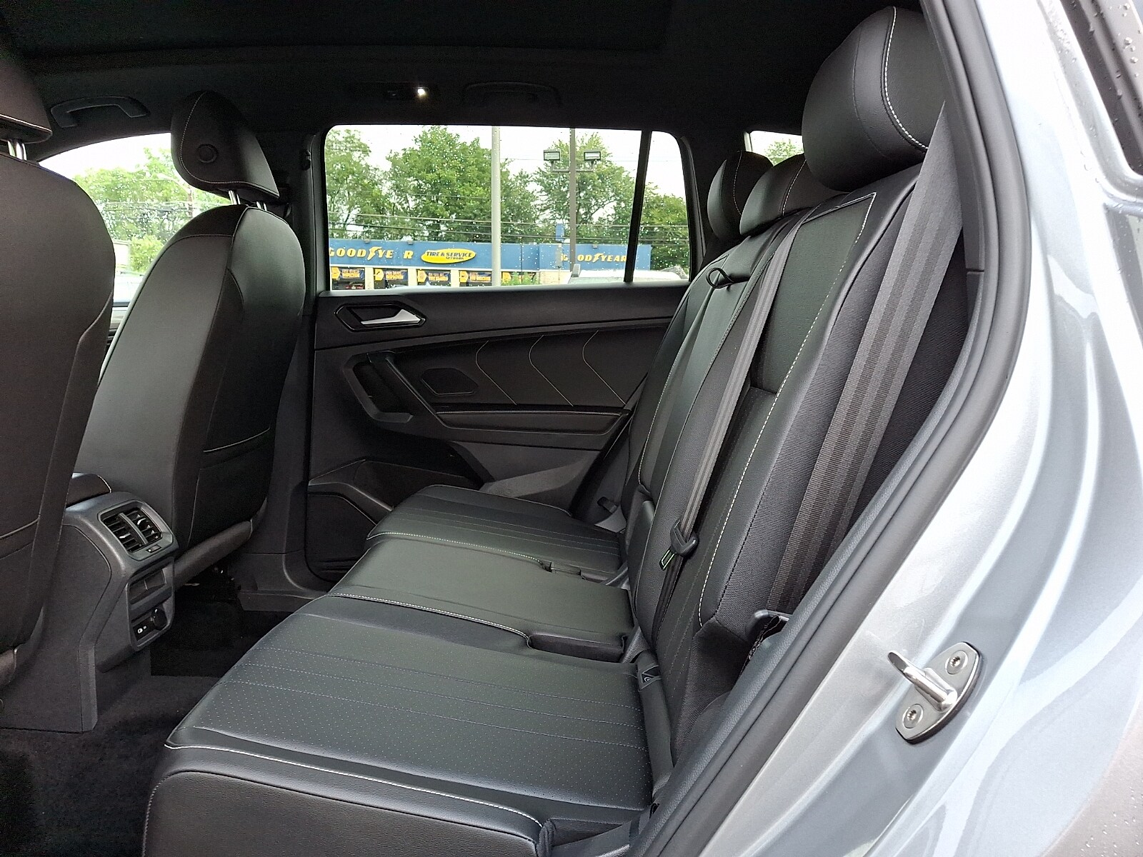 2022 Volkswagen Tiguan SE R-LINE BLACK - Photo 10