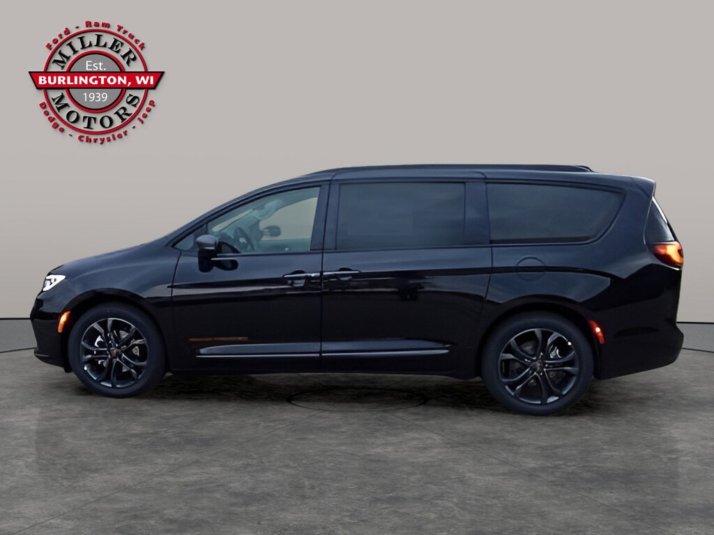 New 2024 Chrysler Pacifica Touring L Brilliant Black Crystal Pearlcoat