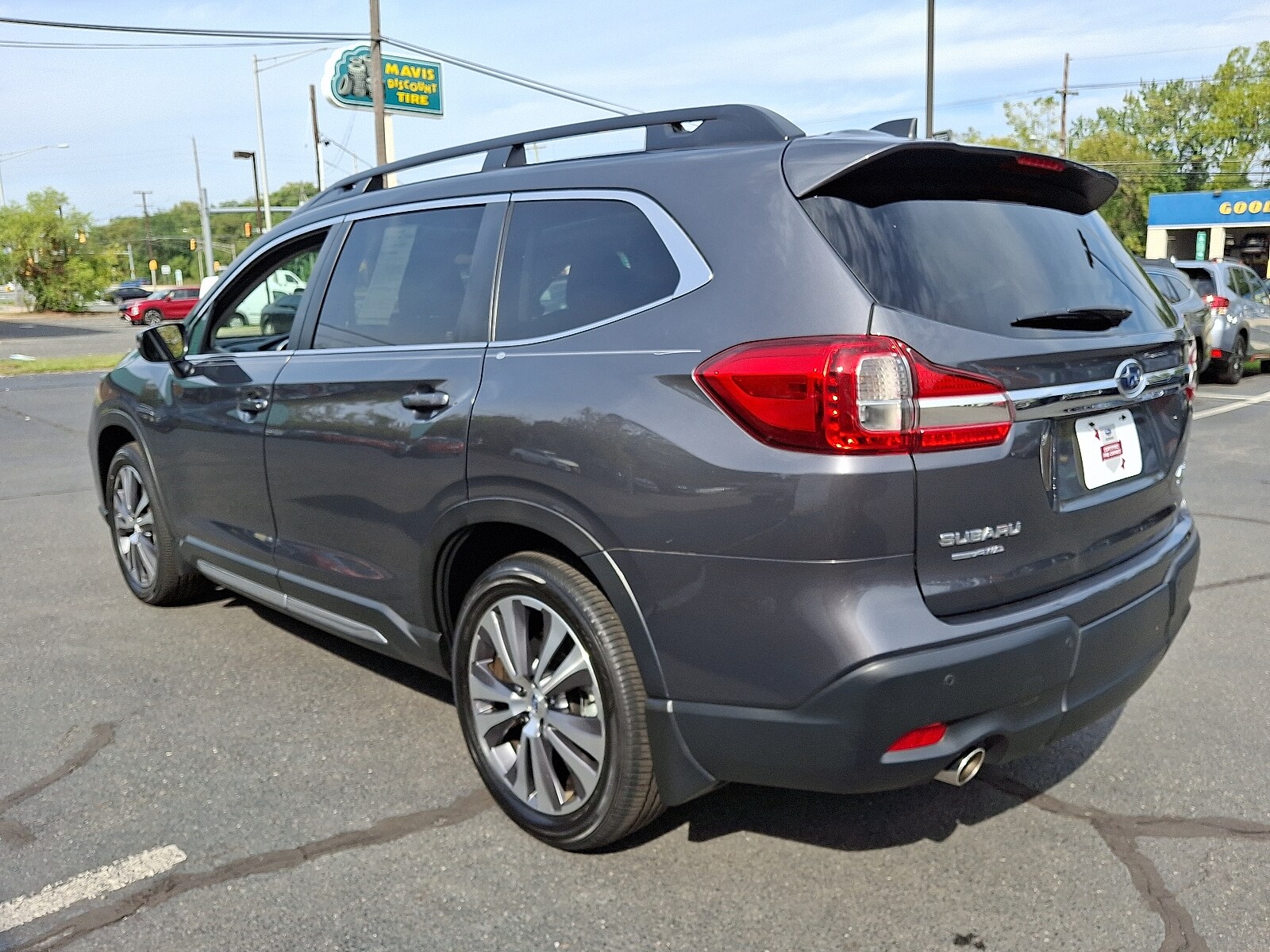 2022 Subaru Ascent Limited photo 3