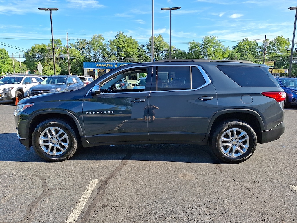 Used 2020 Chevrolet Traverse FWD LT Cloth Sport Utility