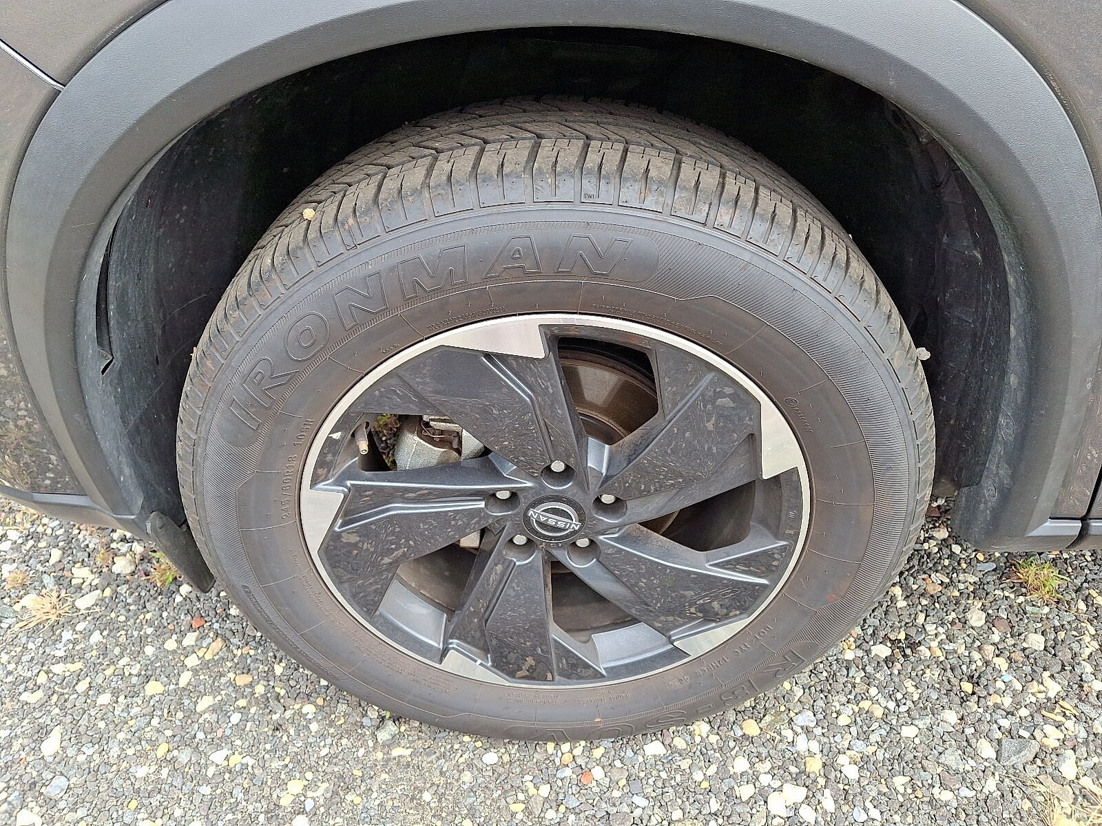 2024 Nissan Rogue SV AWD photo 3
