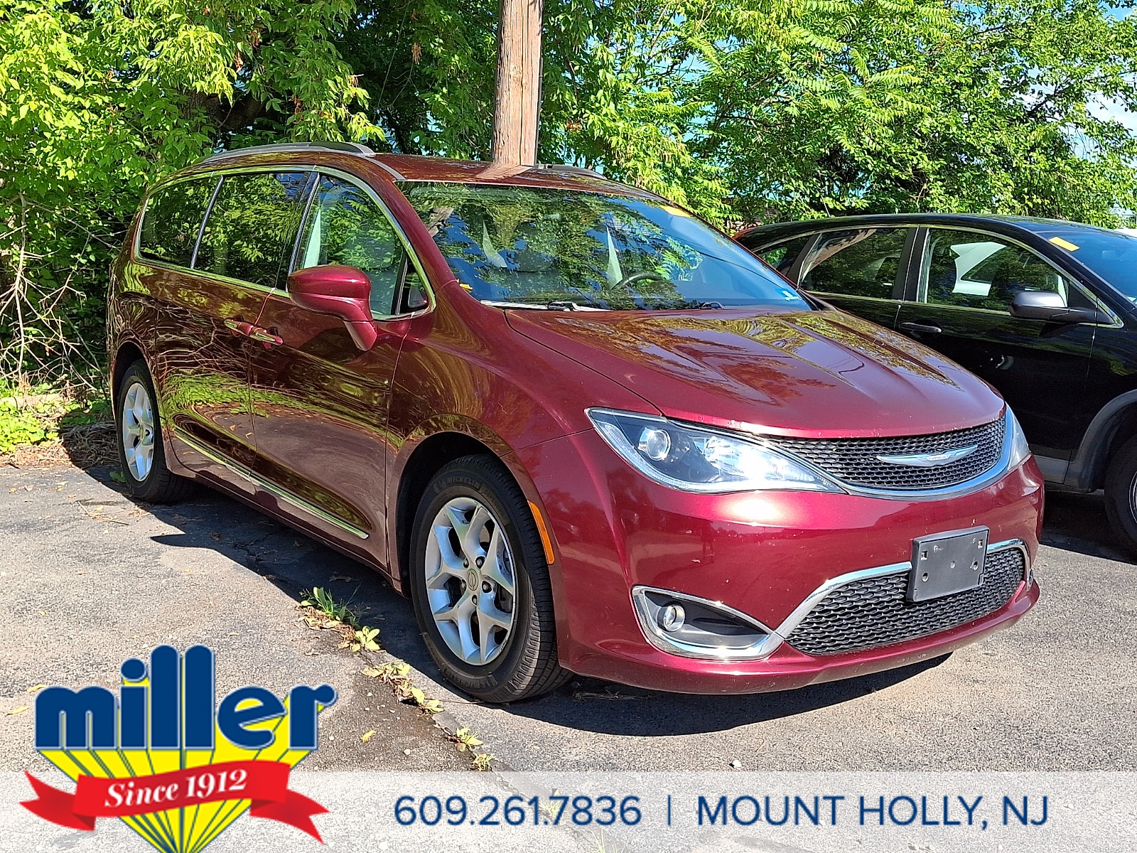 2017 Chrysler Pacifica Touring-L's photo