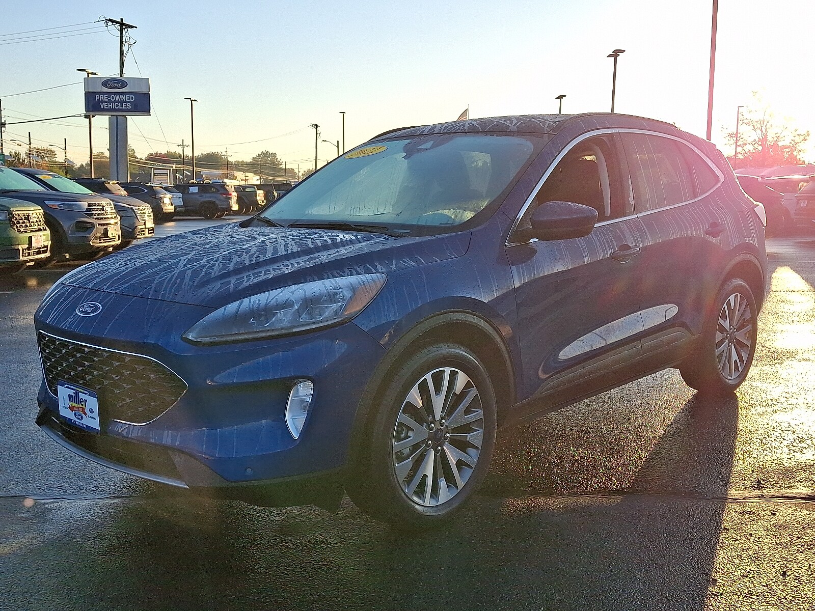 2022 Ford Escape Titanium photo 2