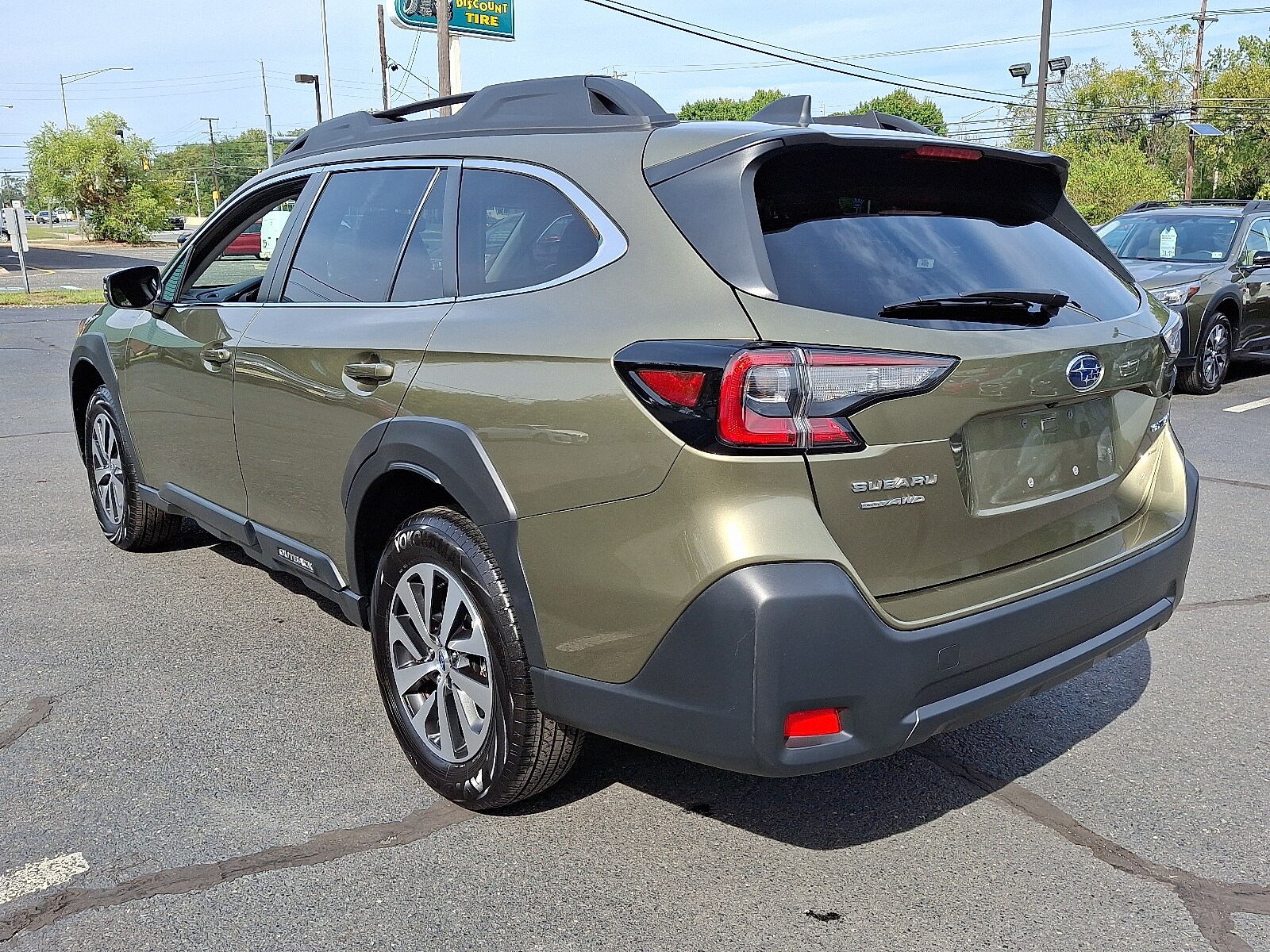 2025 Subaru Outback Premium photo 3