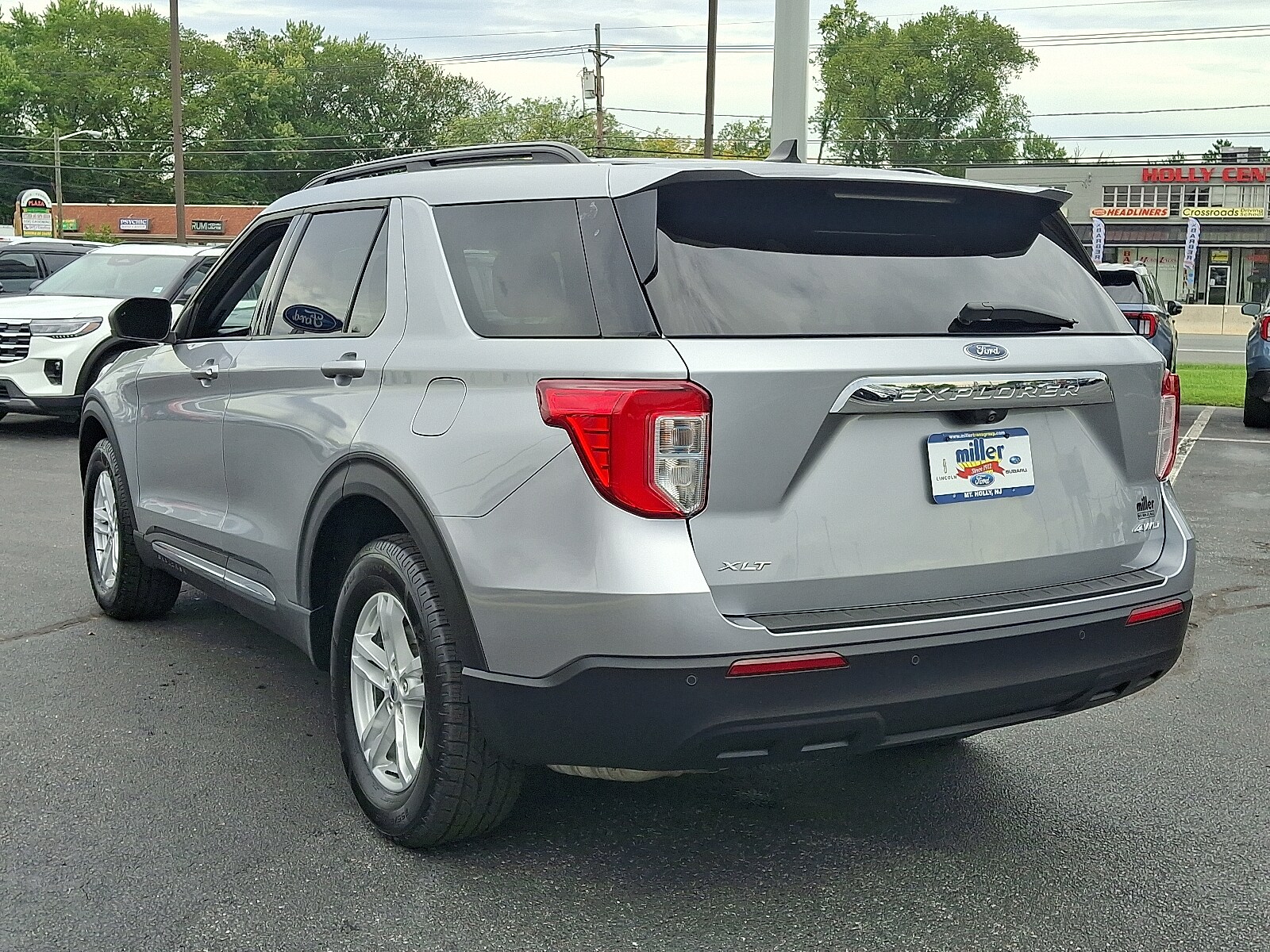2022 Ford Explorer XLT photo 2