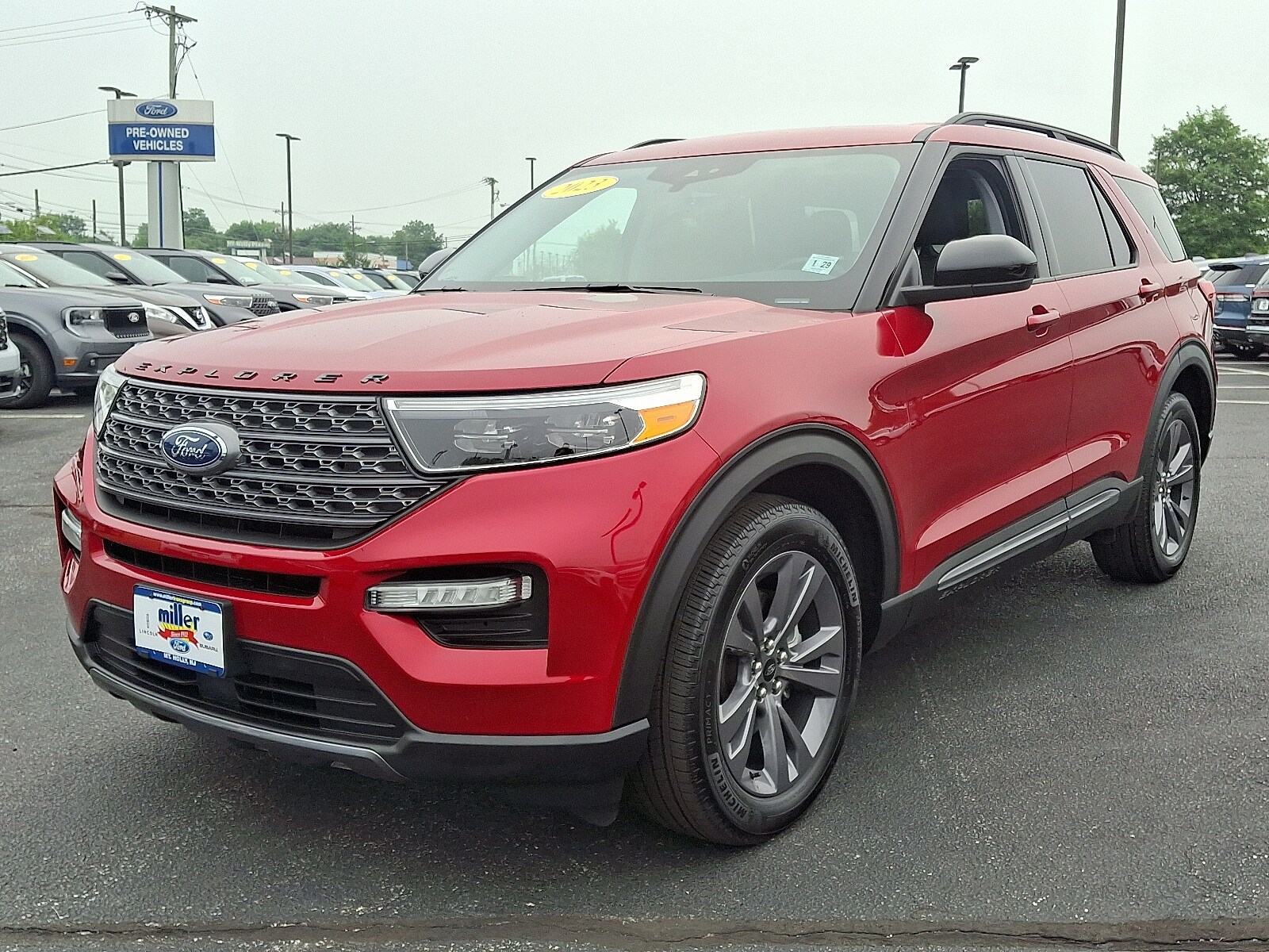 2023 Ford Explorer XLT photo 3