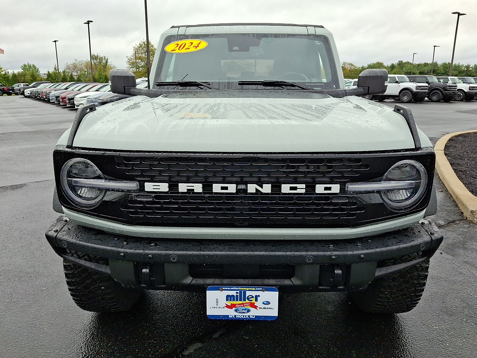 2024 Ford Bronco Wildtrak photo 2
