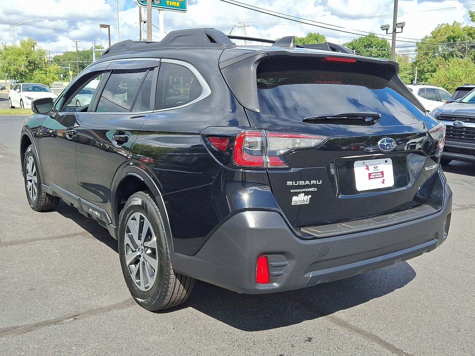2022 Subaru Outback Premium photo 2