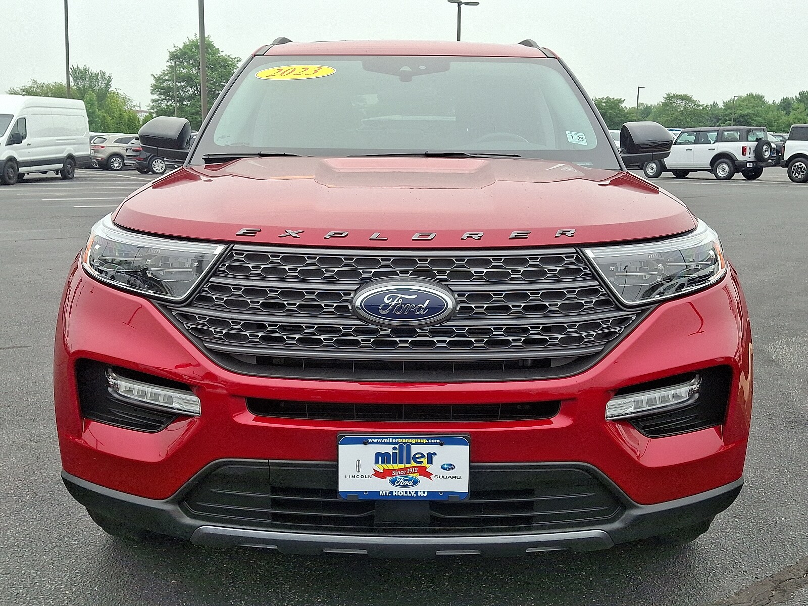 2023 Ford Explorer XLT photo 2