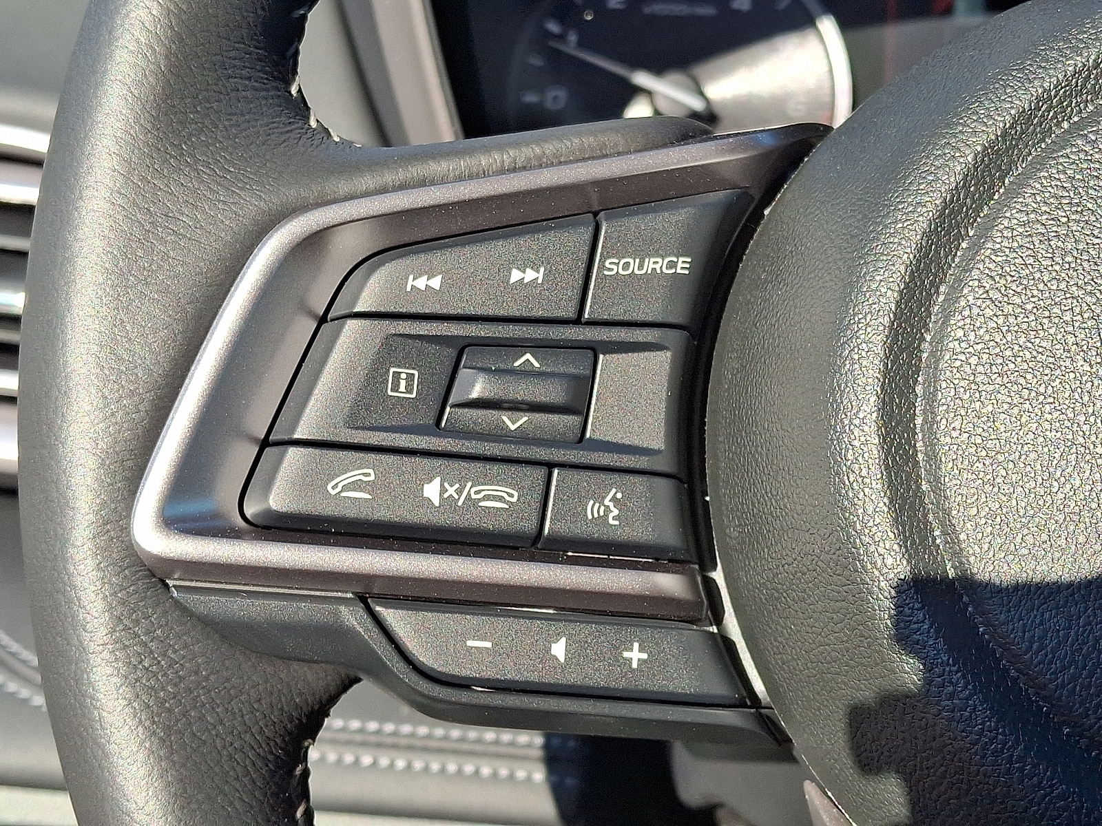 2025 Subaru Legacy Limited - Photo 13