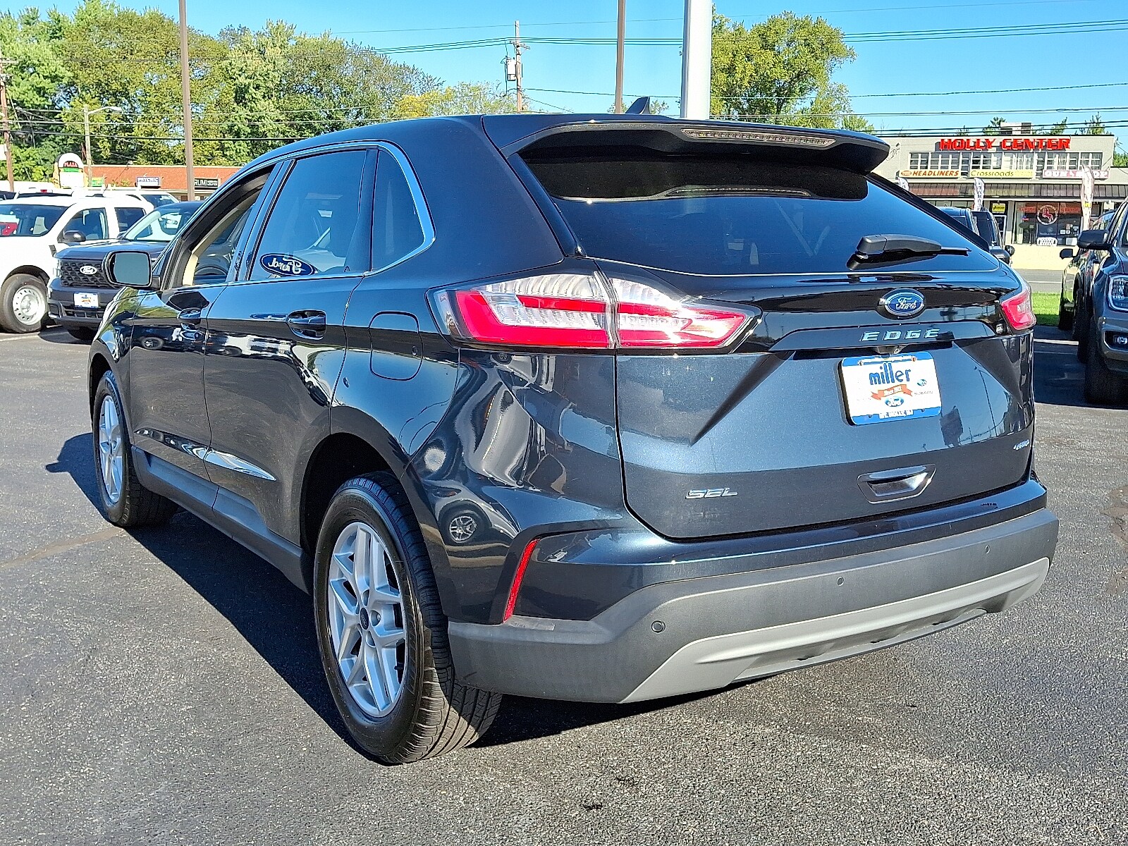 2022 Ford Edge SEL photo 4