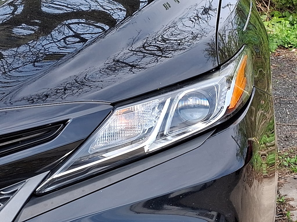 Used 2018 Toyota Camry SE Sedan