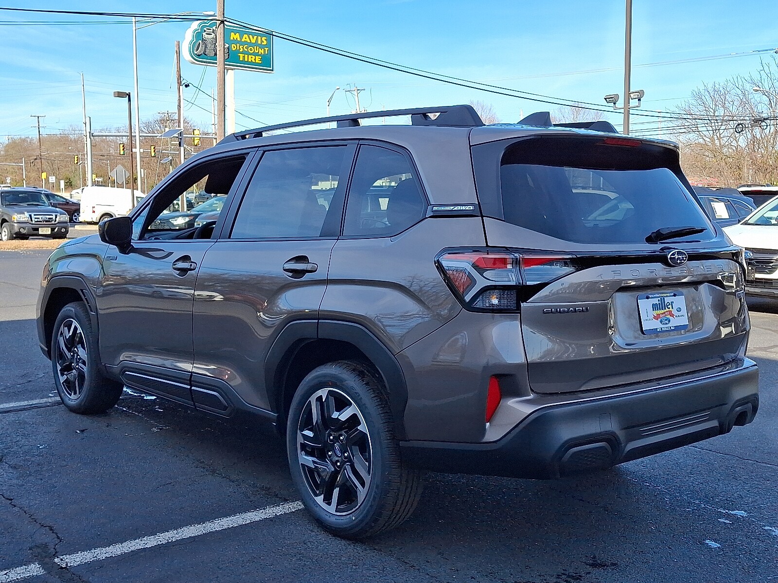 2025 Subaru Forester Premium photo 3