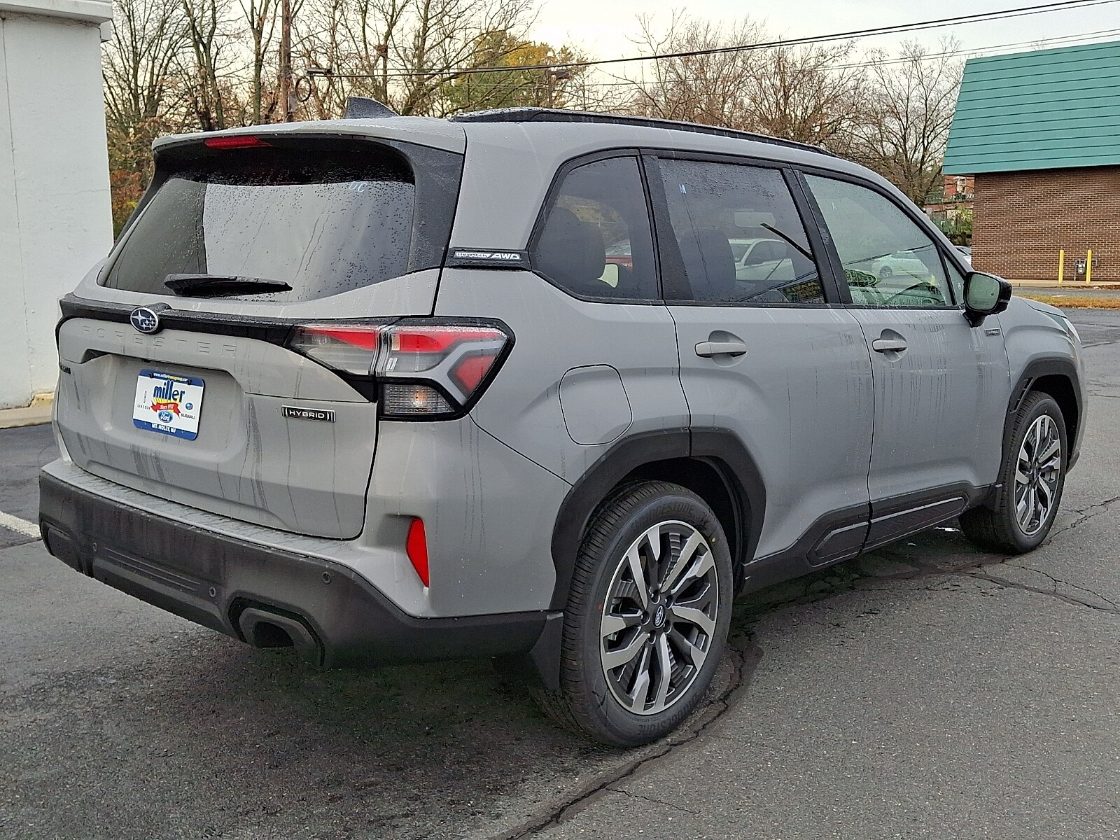 2025 Subaru Forester Touring photo 4