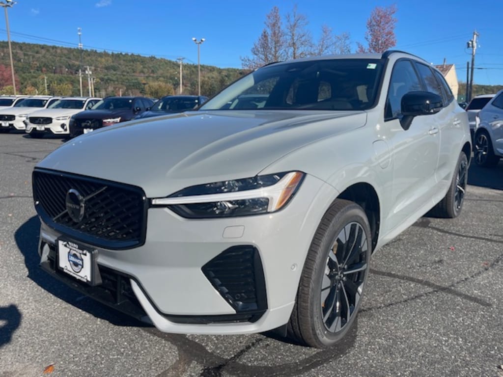 New 2026 Volvo XC60 plug-in hybrid T8 Plus SUV