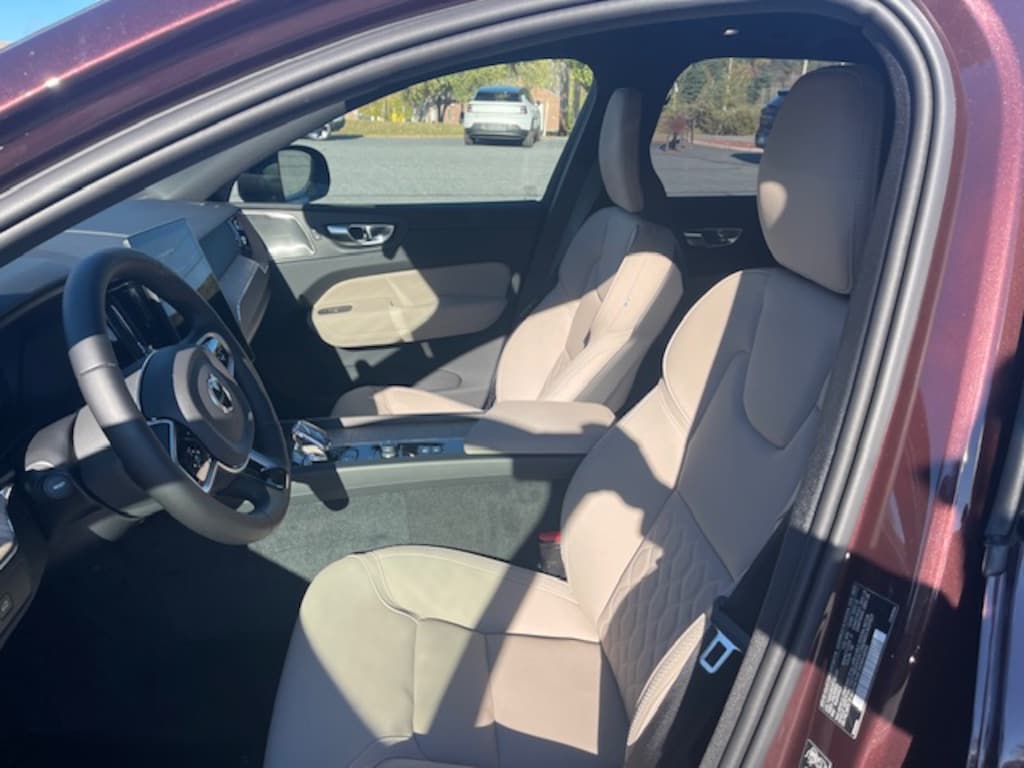 New 2026 Volvo XC60 B5 Plus SUV