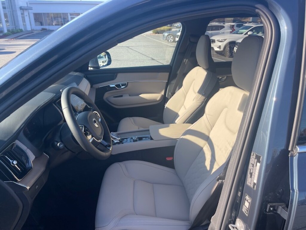 New 2026 Volvo XC90 B6 Plus 7-Seater SUV