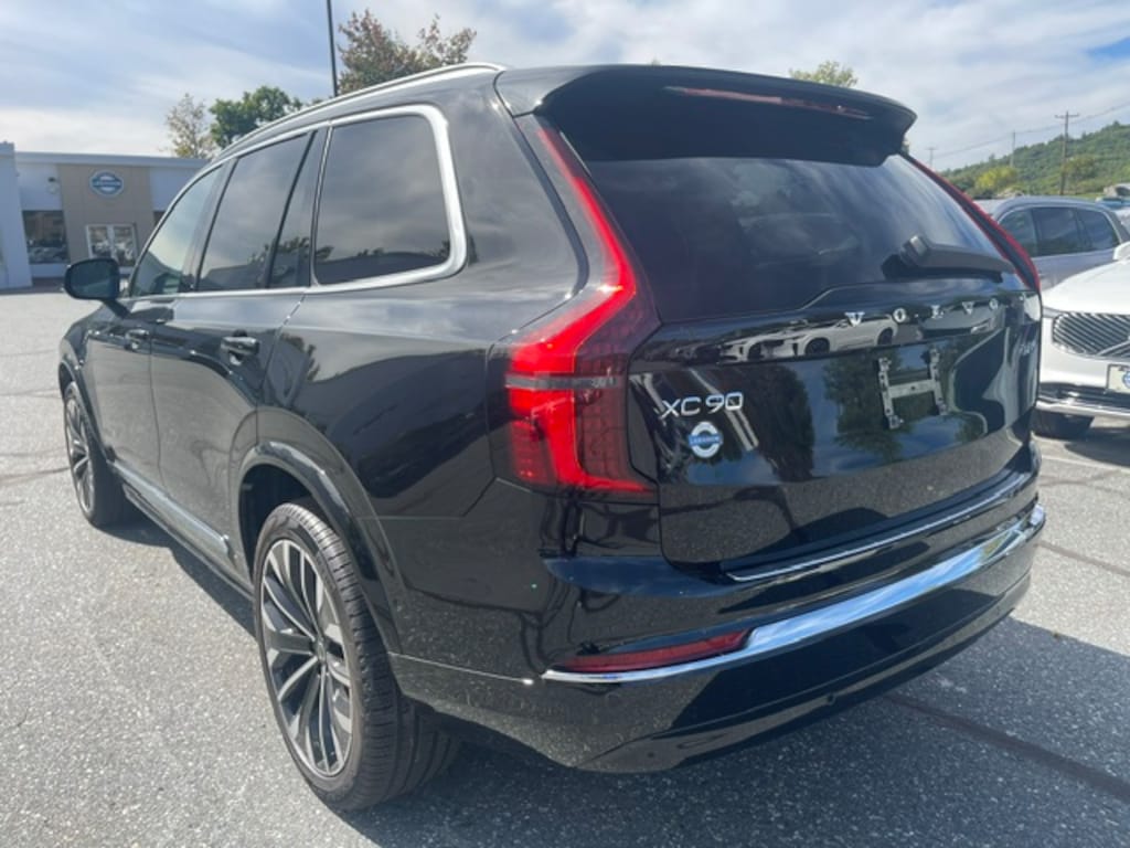 New 2026 Volvo XC90 plug-in hybrid T8 Plus 7-Seater SUV