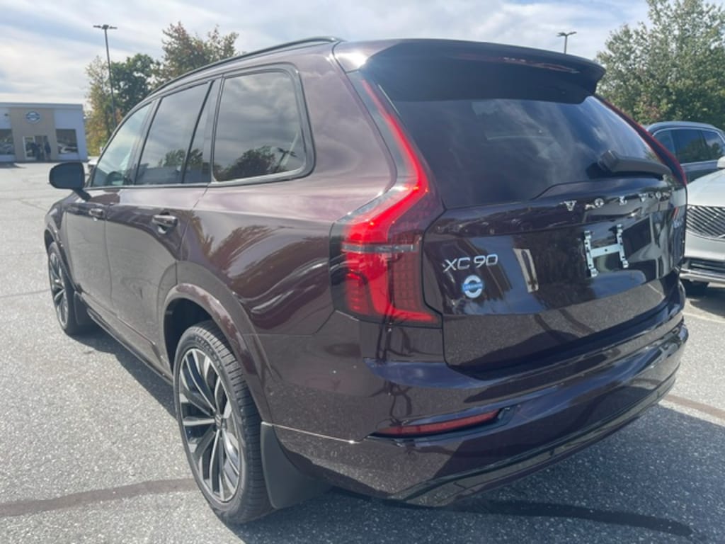 New 2026 Volvo XC90 B6 Ultra Dark Theme 7-Seater SUV