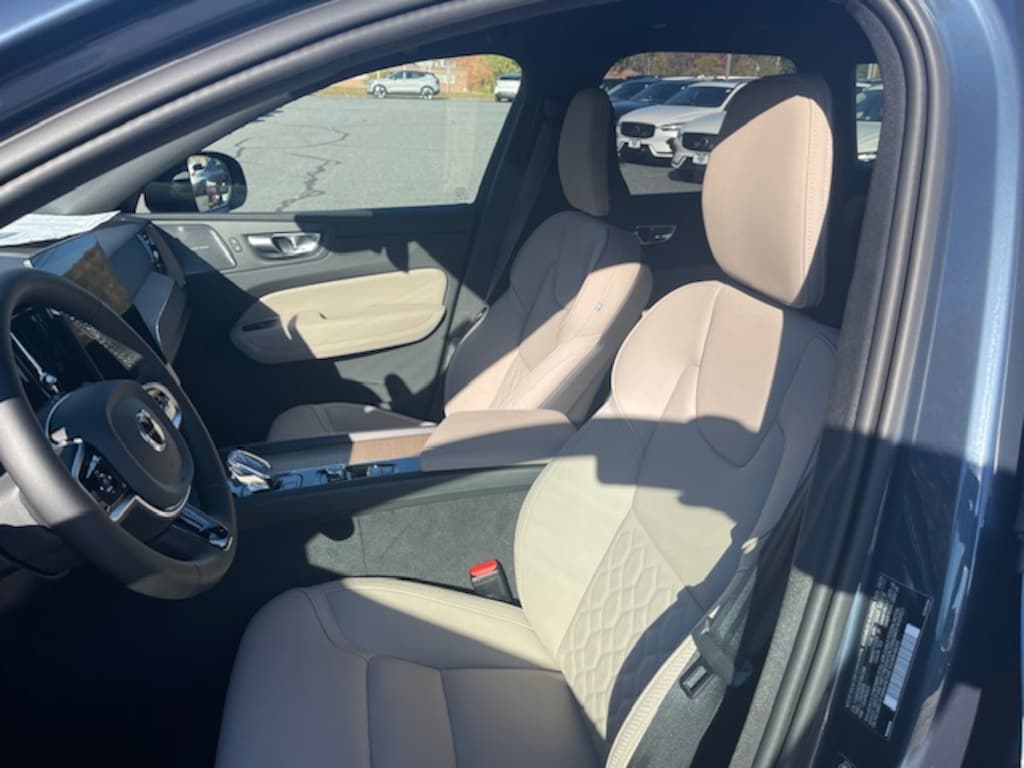 New 2026 Volvo XC60 B5 Plus SUV