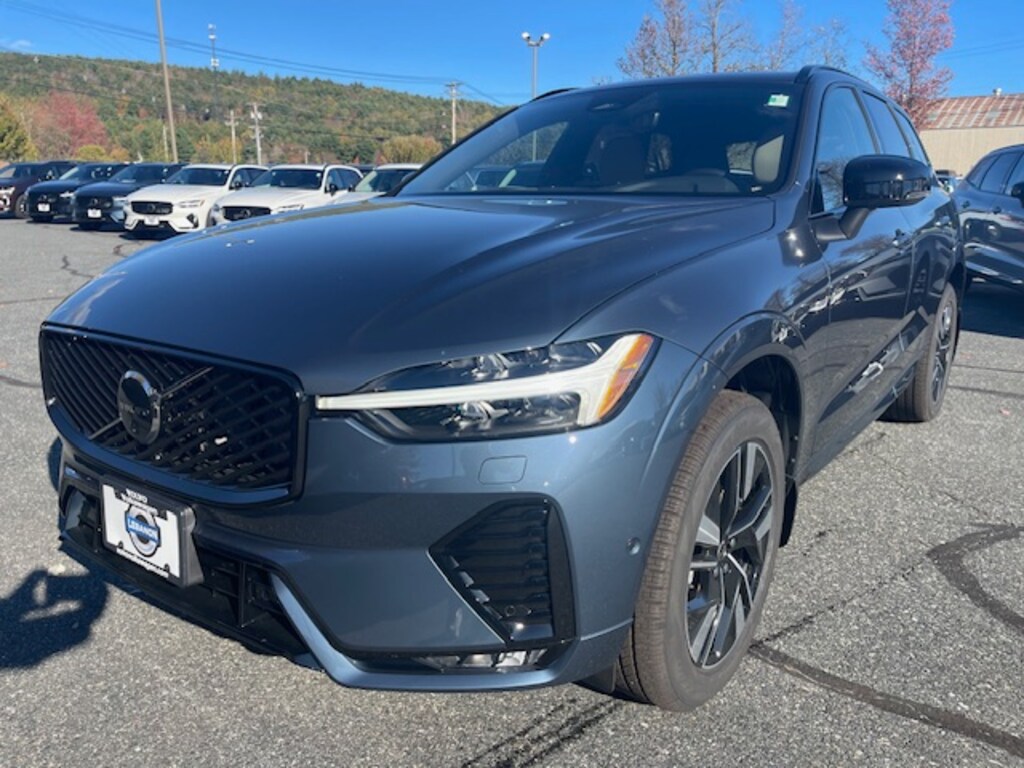 New 2026 Volvo XC60 B5 Plus SUV
