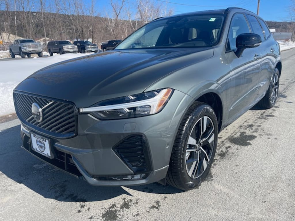 New 2026 Volvo XC60 B5 Plus SUV