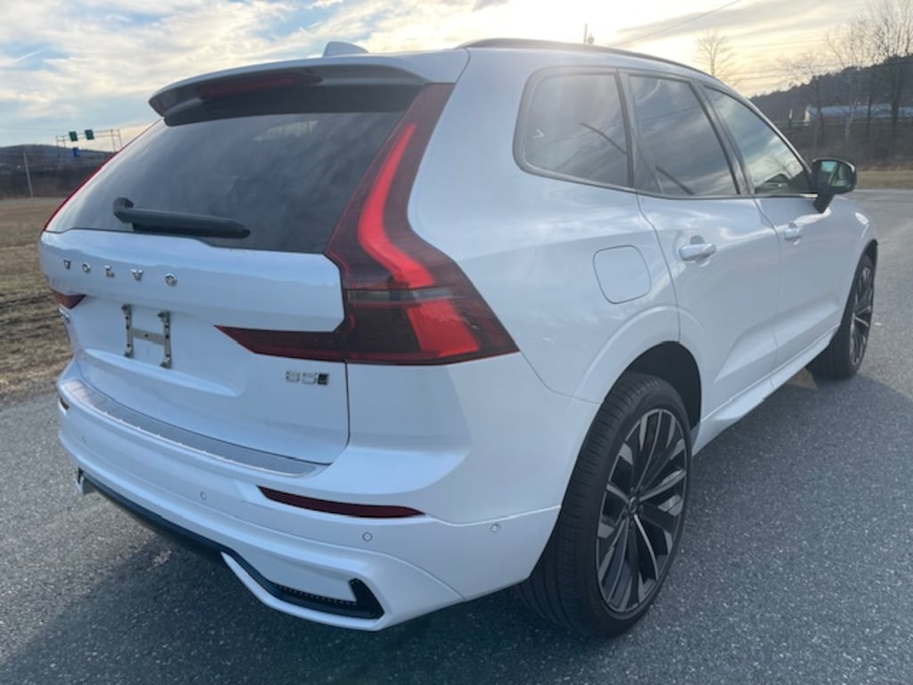 New 2026 Volvo XC60 B5 Ultra SUV