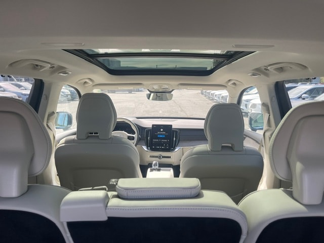 2026 Volvo XC90 Ultra - Photo 8