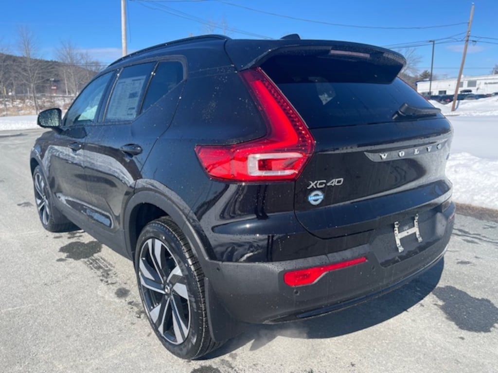 New 2026 Volvo XC40 B5 Plus SUV