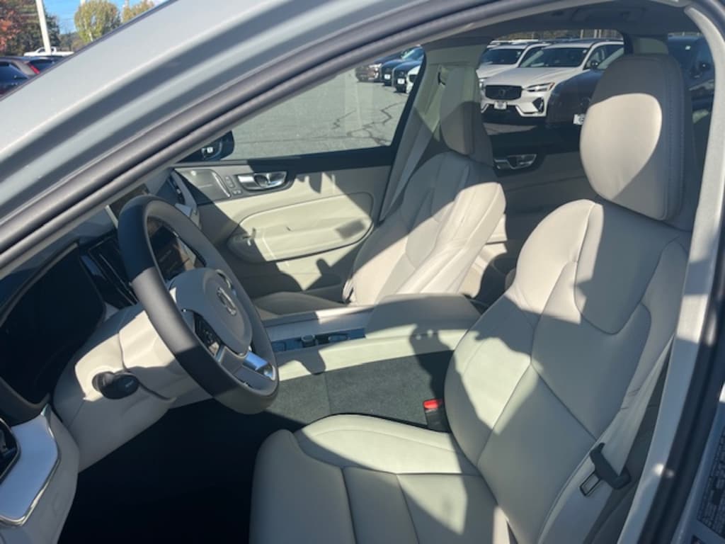 New 2026 Volvo XC60 B5 Ultra SUV