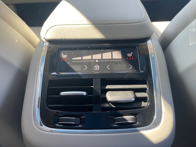 2026 Volvo XC60 Ultra - Photo 11