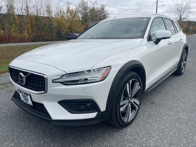 2023 Volvo V60 Cross WAGON