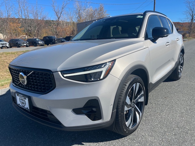 Used 2024 Volvo XC40 Plus APURP