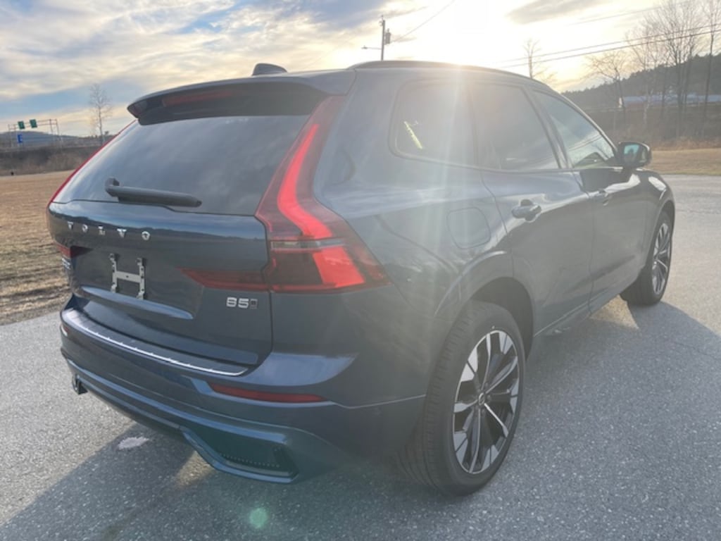 New 2026 Volvo XC60 B5 Plus SUV