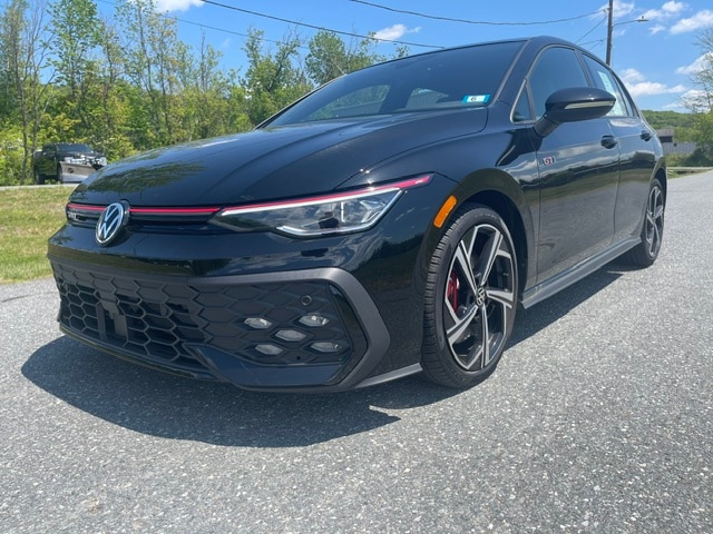 2025 Volkswagen Golf GTI 2.0T SE 4-door DSG's photo