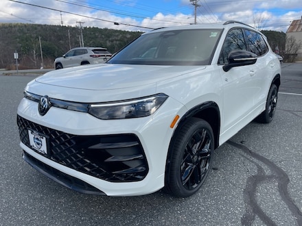 2025 Volkswagen Tiguan 2.0T SE R-Line Black SUV