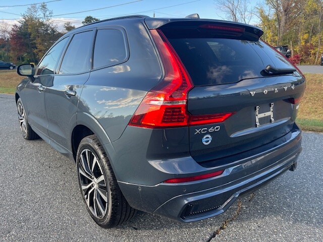 2025 Volvo XC60 B5 Plus photo 3