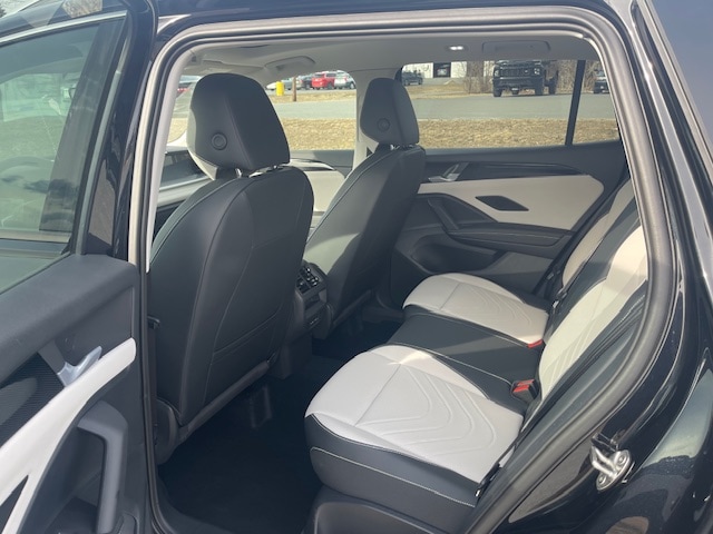 2025 Volkswagen Tiguan SE - Photo 6