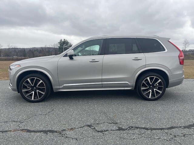 2023 Volvo XC90 AWD Plus photo 2