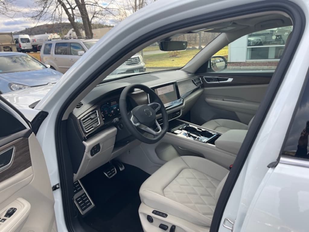 New 2026 Volkswagen Atlas 2.0T SEL Premium R-Line SUV