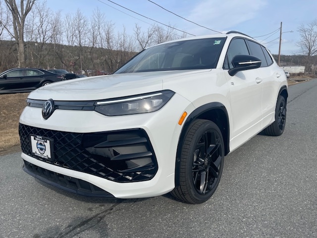 2025 Volkswagen Tiguan SE R-LINE BLACK