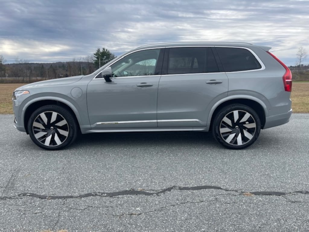 Used 2024 Volvo XC90 plug-in hybrid T8 Plus Bright 7-Seater SUV
