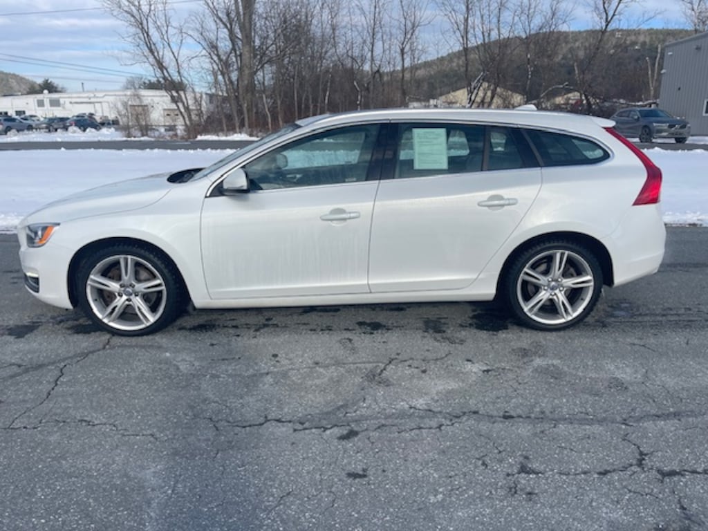 Used 2016 Volvo V60 T5 Premier Wagon