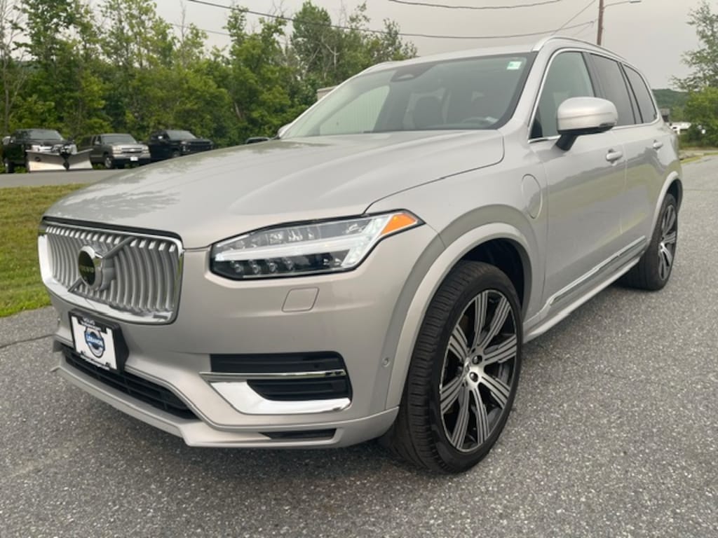 Used 2025 Volvo XC90 plug-in hybrid T8 Plus 7-Seater SUV