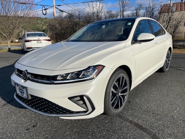 2025 Volkswagen Jetta SE's photo