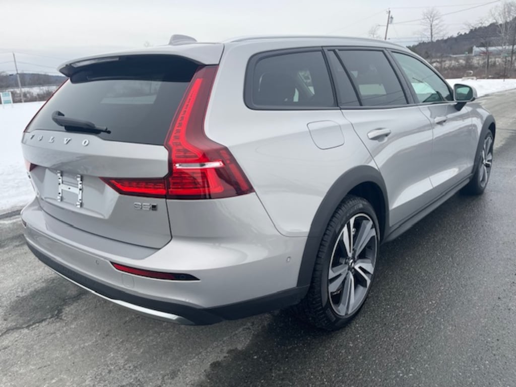 Used 2025 Volvo V60 Cross Country B5 Plus Wagon
