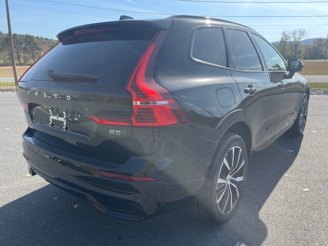 2025 Volvo XC60 B5 Plus photo 2