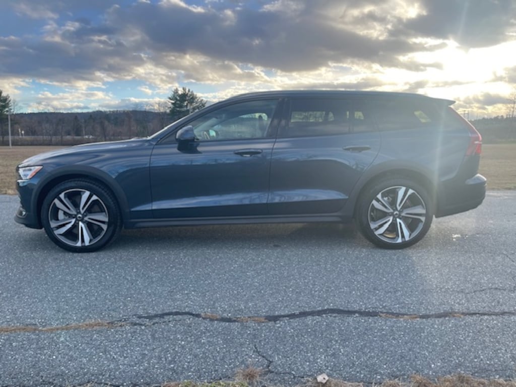 Used 2025 Volvo V60 Cross Country B5 Plus Wagon